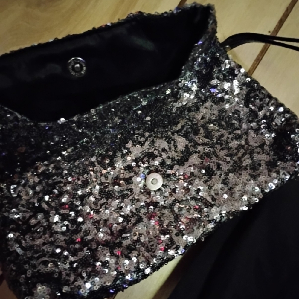 #BUNDLE Victoria's Secret "Gems"Black Tshirt Nite shirt#FREE WRISTLET - Picture 8 of 9